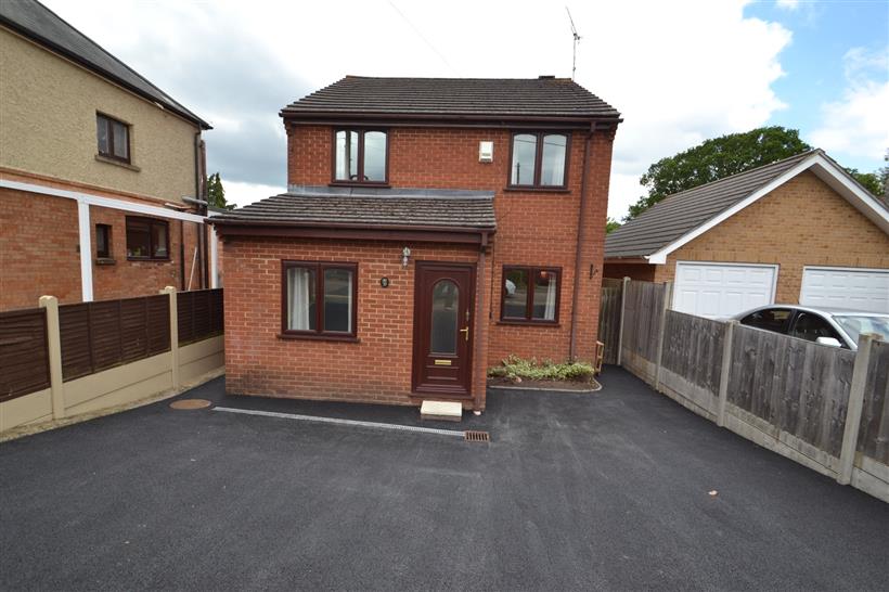 Spacious Detached Four Bedroom House To Let