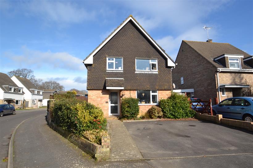 Spacious Four Bedroom House To Let