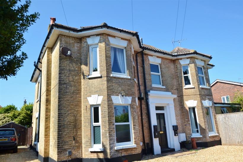 Garden Flat To Let!
