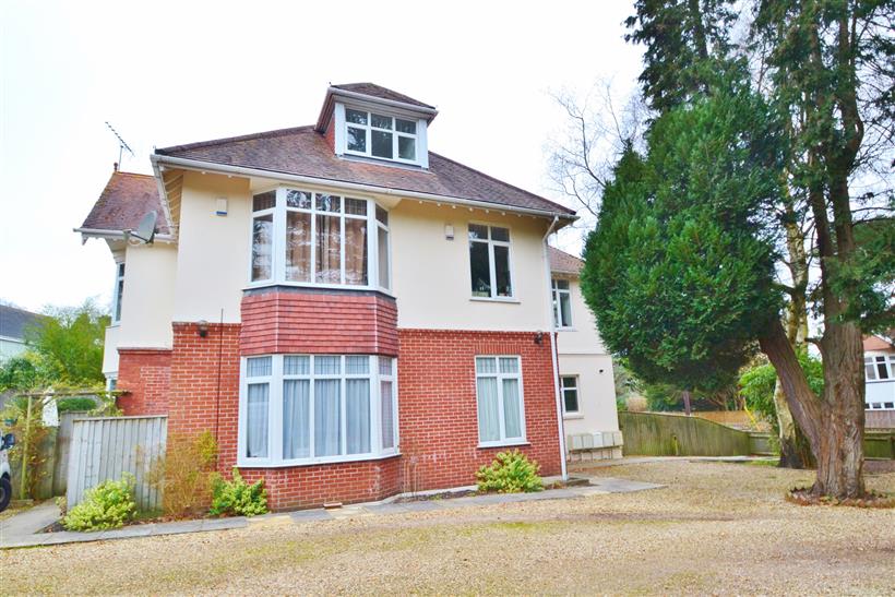 Spacious Apartment in Lower Parkstone