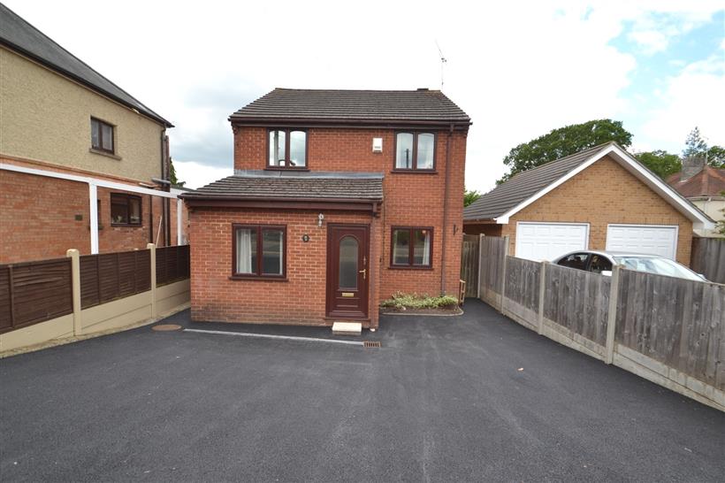 Spacious Detached Four Bedroom House To Let