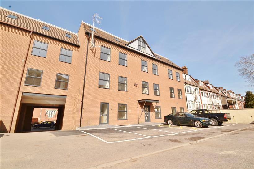 Stunning Maisonette Let on First Viewing