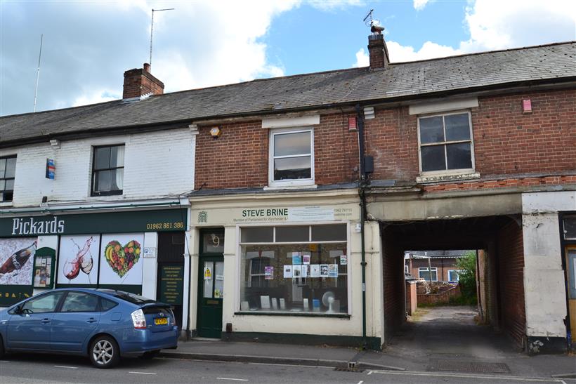 Goadsby Commercial Sell Winchester Freehold On Stockbridge Road