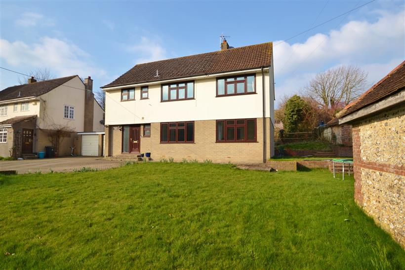 Spacious Four Bedroom Family Home In A Beautiful Village Location