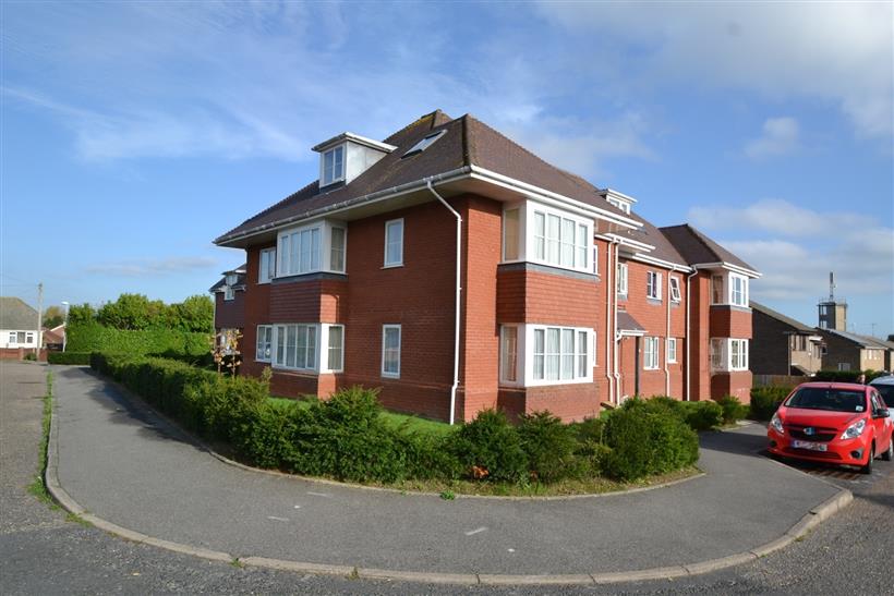 Save £400 On This Two Double Bedroom Flat In Hamworthy*