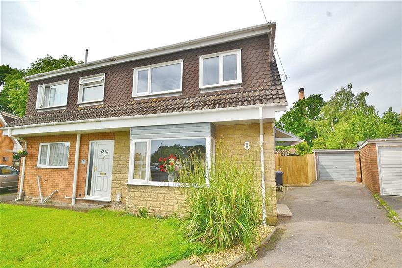 Semi Detached House With Driveway, Garage And Parking