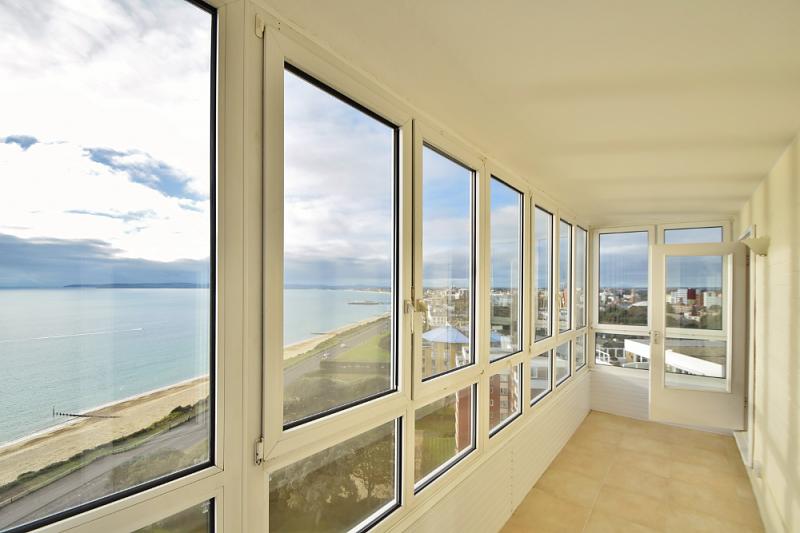 A Stunning 3 Bedroom Sea View Apartment to Rent