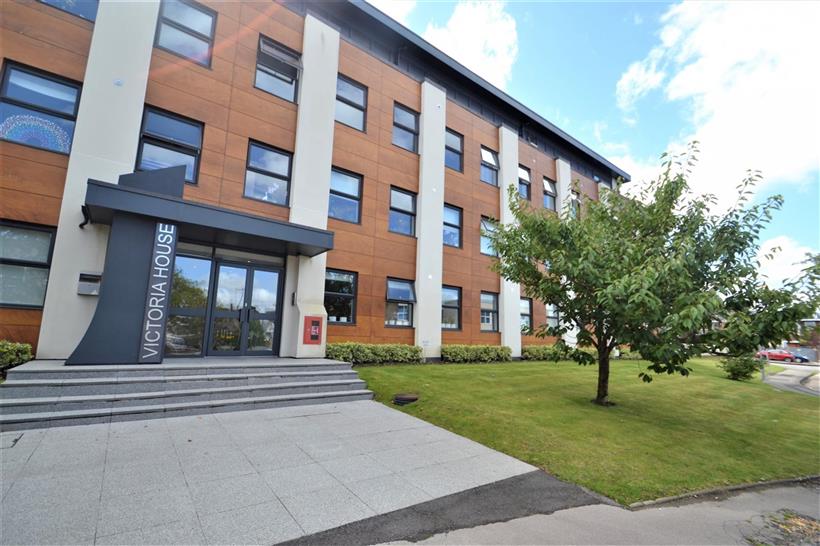 Modern Two Bedroom Apartment In The Centre Of Ferndown