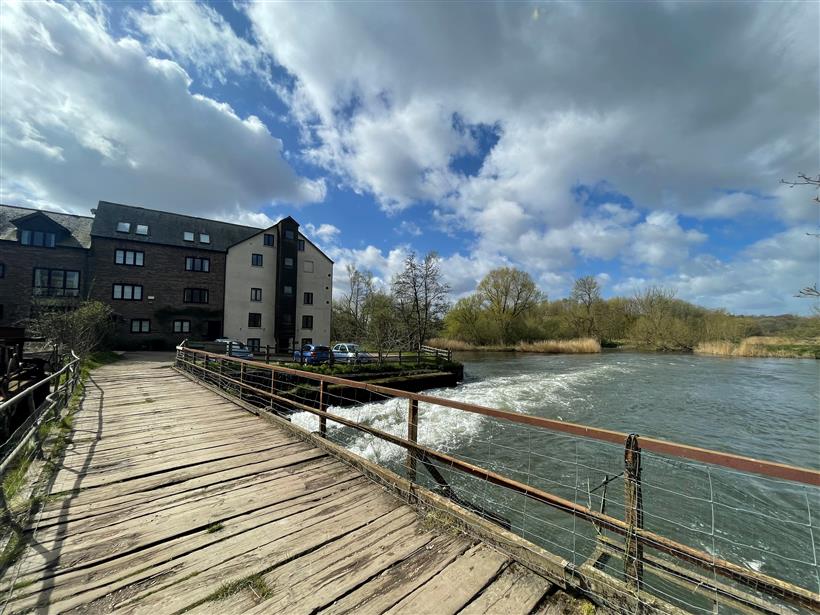 Spacious Two Bedroom Apartment With Stunning River Views