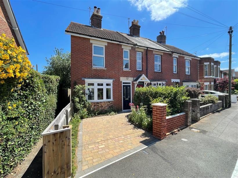 Two Bedroom Victorian Cottage Close To Wimborne Town Centre With Garden, Garage & Driveway