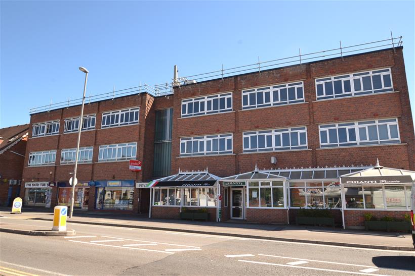 Modern One Bedroom Apartment In The Centre Of Ferndown