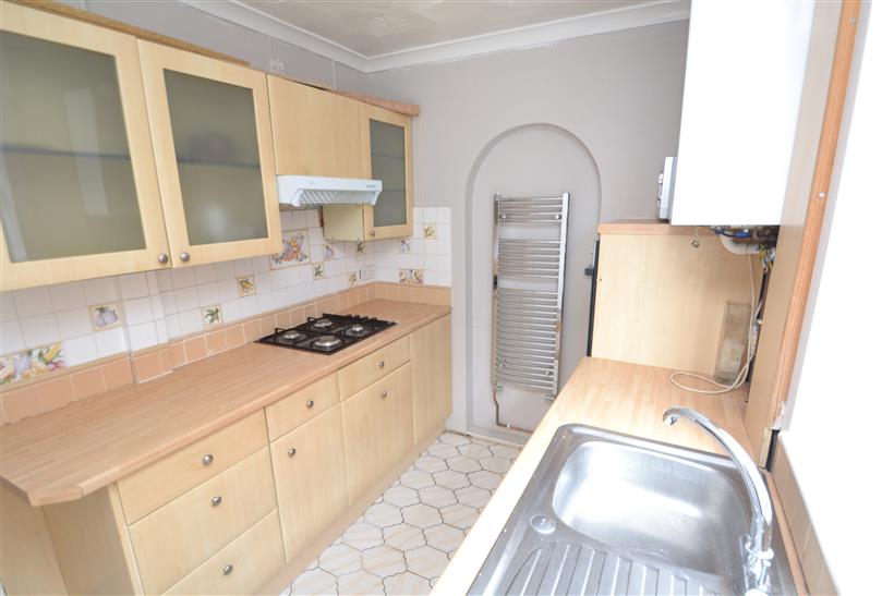 A Spacious One Bedroom Ground Floor Flat With Parking