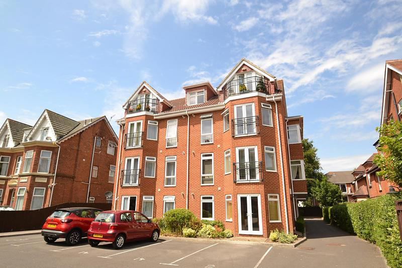 Two Double Bedroom Apartment with Parking - £1,100 pcm
