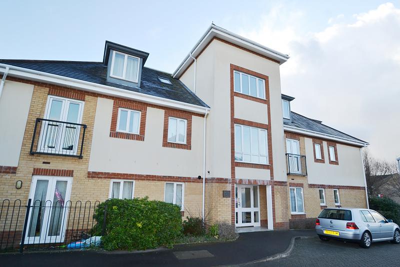 Unexpectedly Re Available Spacious Top Floor Flat Available Now