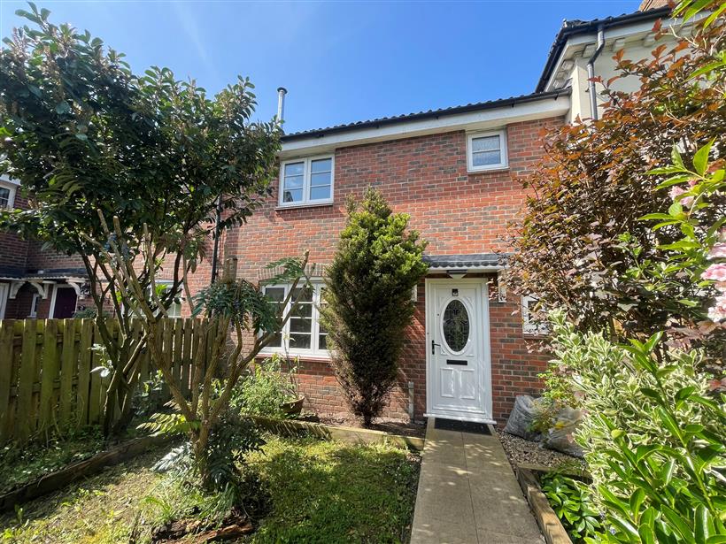 Spacious 3 Bed Family Home on The Sought-After Area of Ferndown