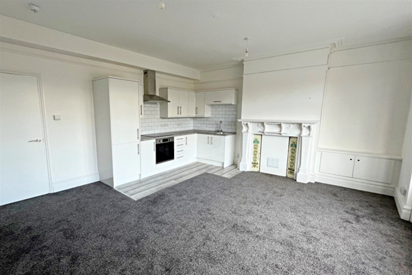 Spacious And Refurbished Four Bedroom Maisonette Located On Southbourne High Street