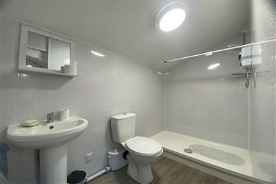 Studio Shower Room