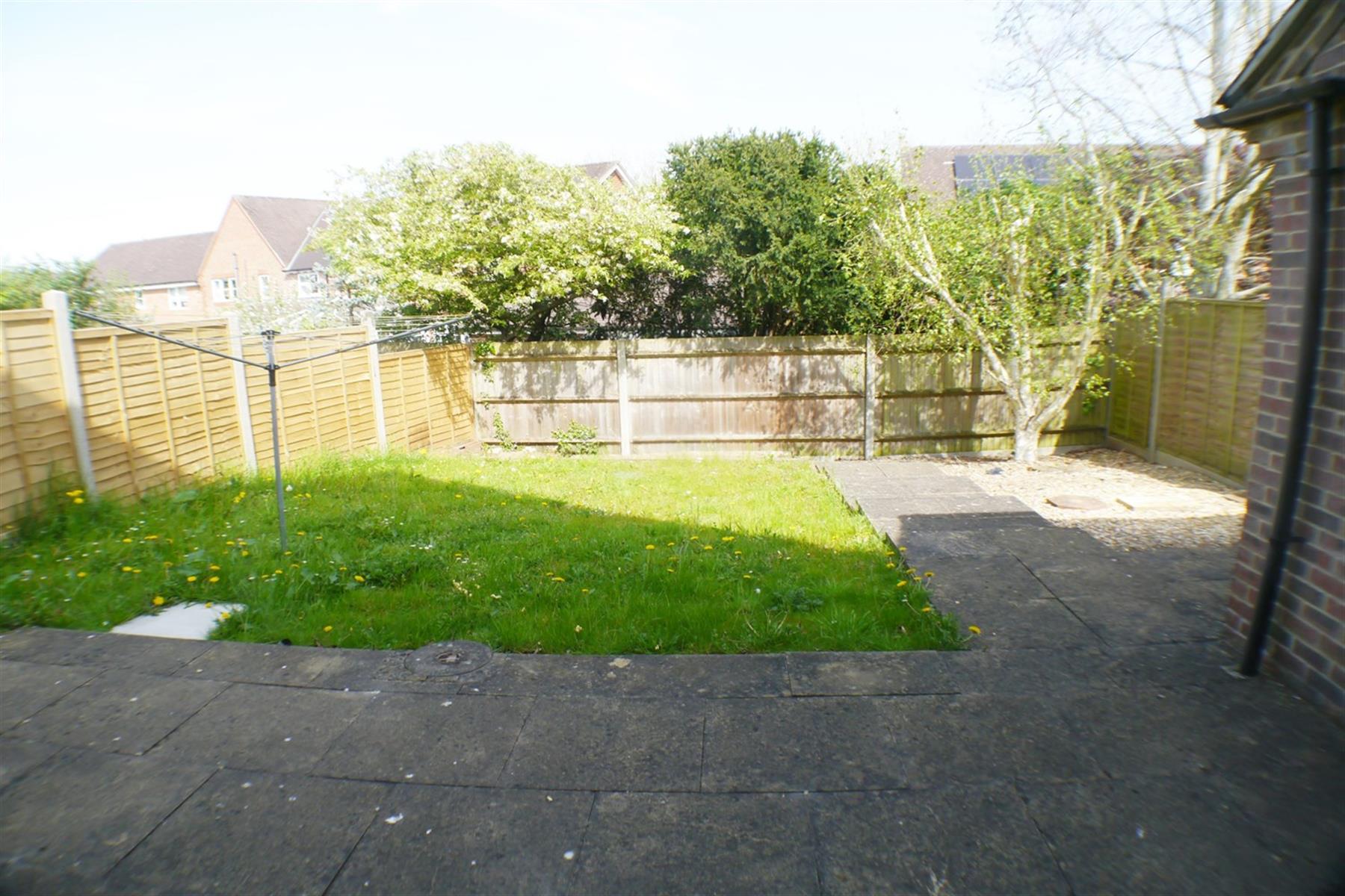  Enclosed Rear Garden