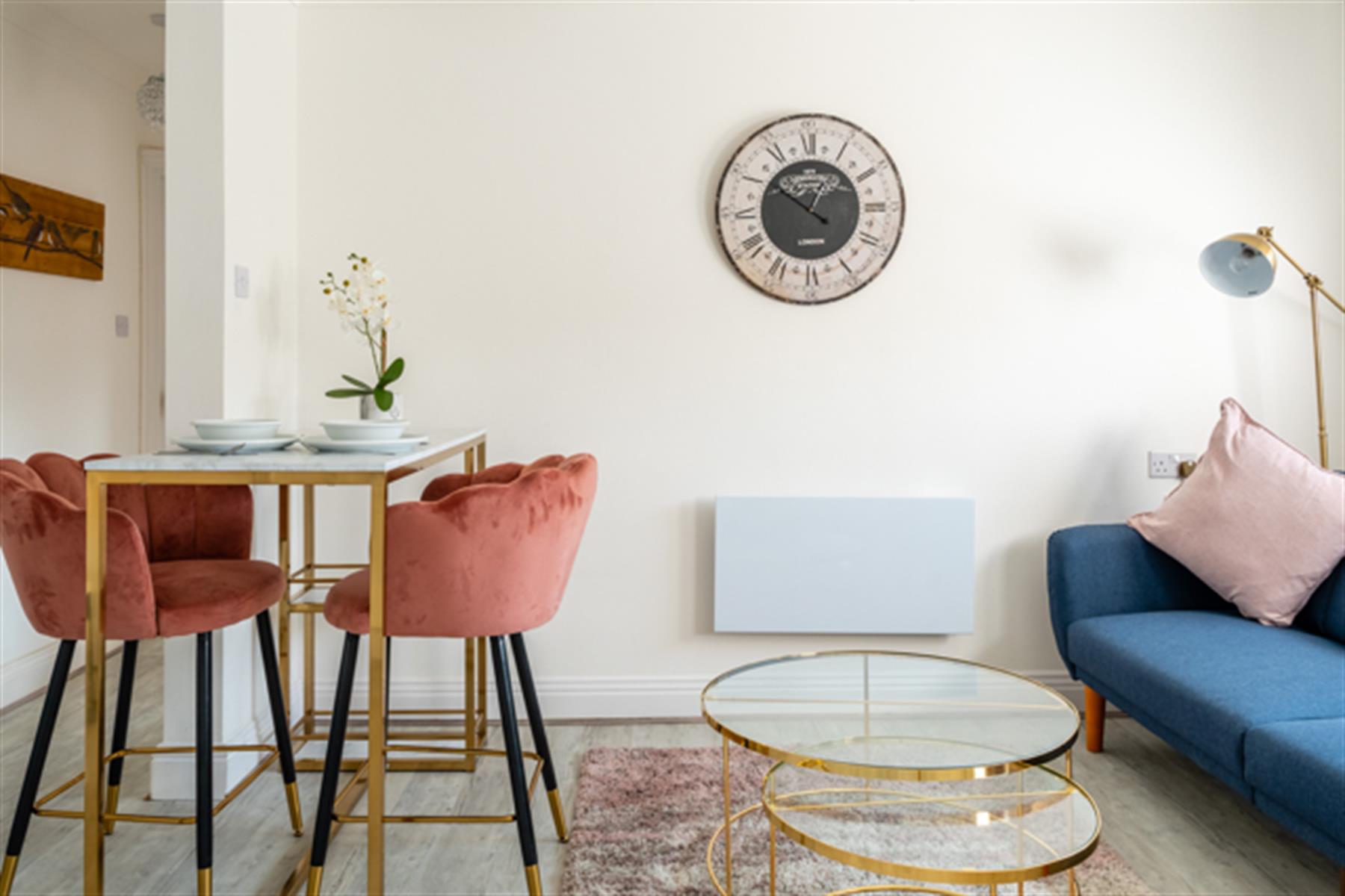 Sitting Room/Dining Room