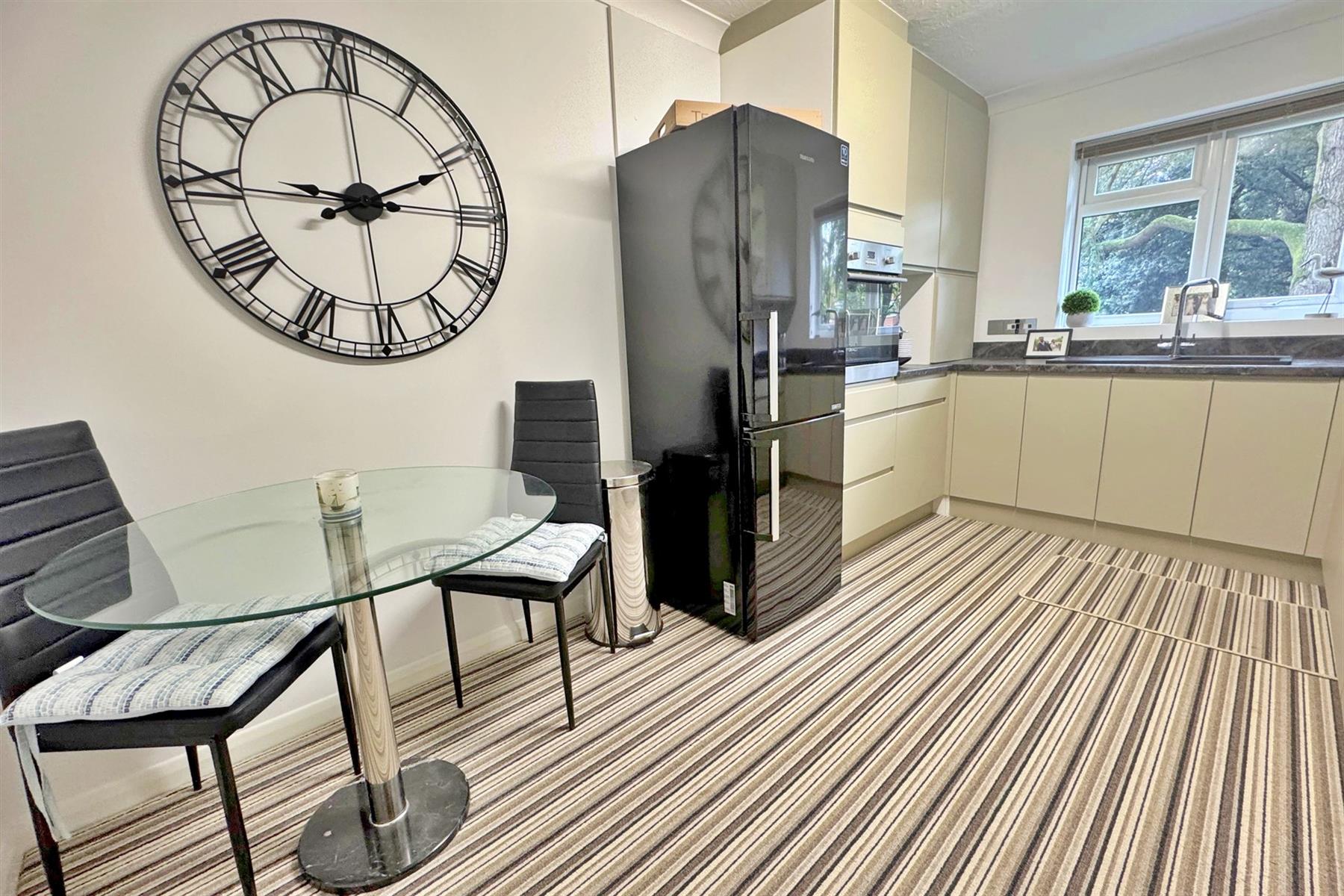 Kitchen Dining Area