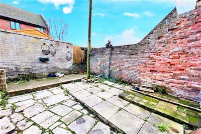 Courtyard garden