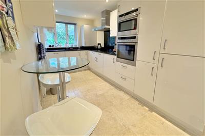 Kitchen Dining Area